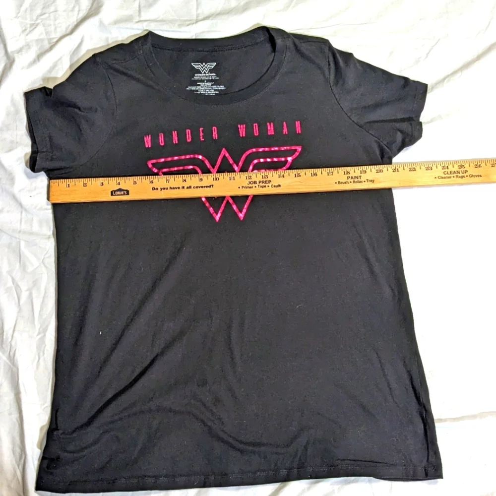 Women's Wonder Woman Black T-shirt, Sparkly Pink Graphic|‎ Size 0